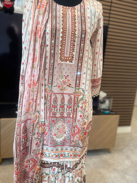 Digital crape suit in high low