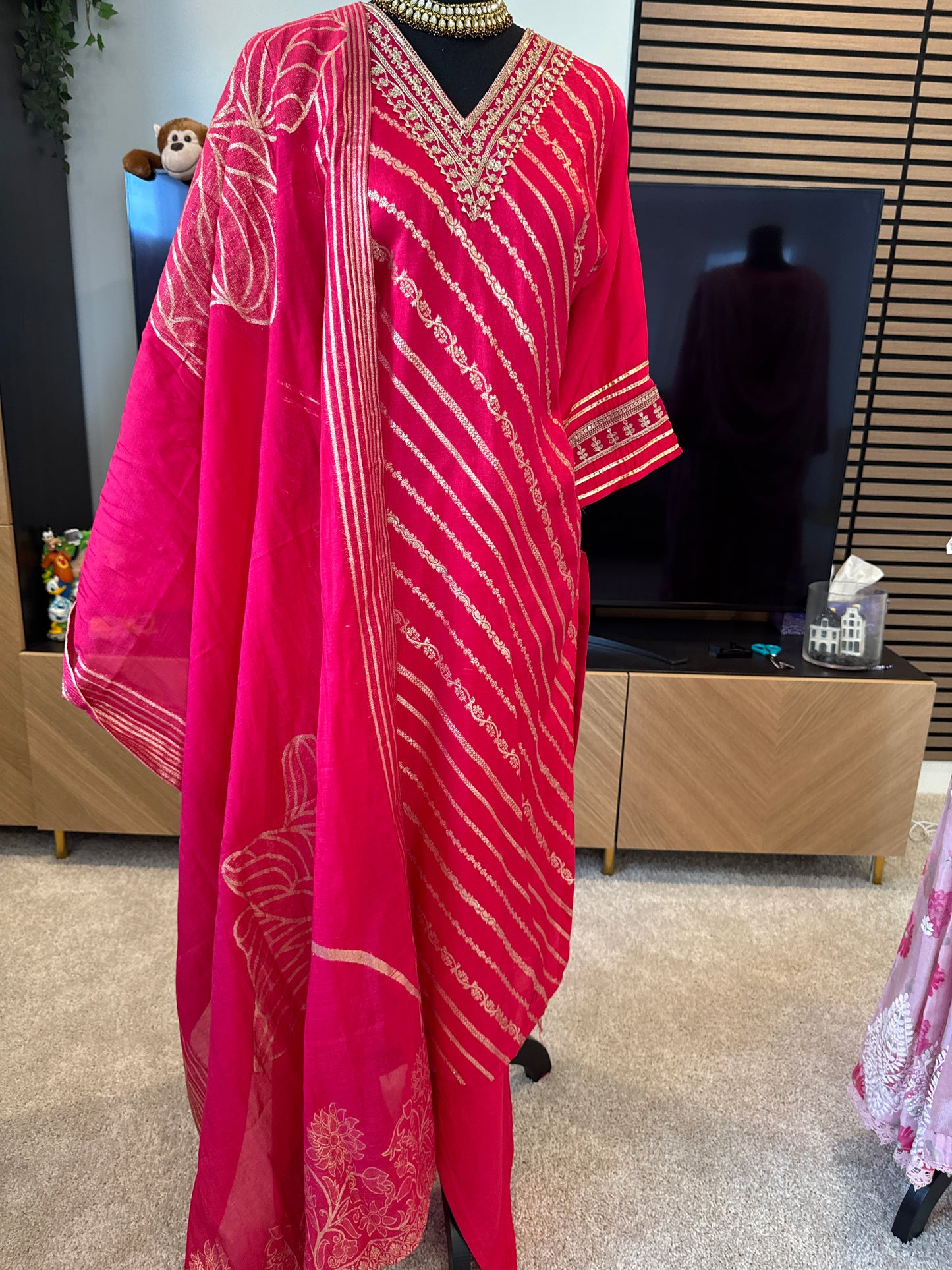 Pink Banarasi suit in crape fabric