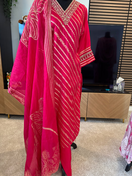 Pink Banarasi suit in crape fabric