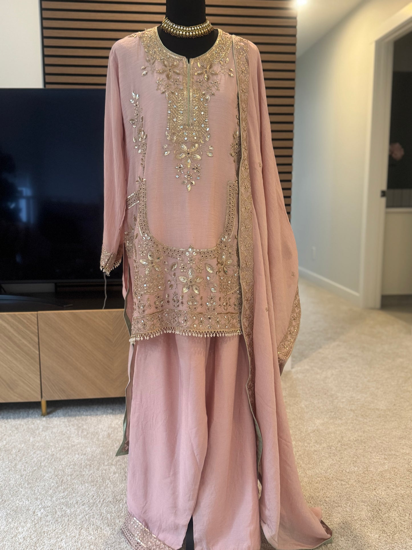 Pink short shirt with heavy thread work